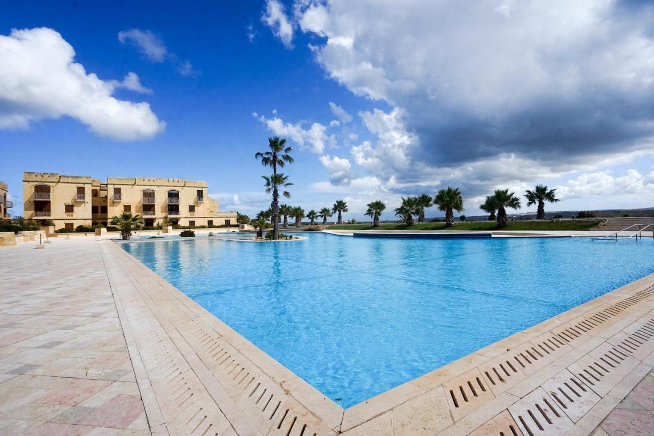 Getawaynpetto Private Duplex Maisonette With Jacuzzi Hot Tub Mgarr Kültér fotó