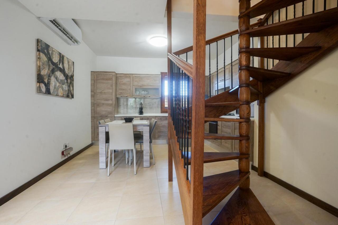 Getawaynpetto Private Duplex Maisonette With Jacuzzi Hot Tub Mgarr Kültér fotó