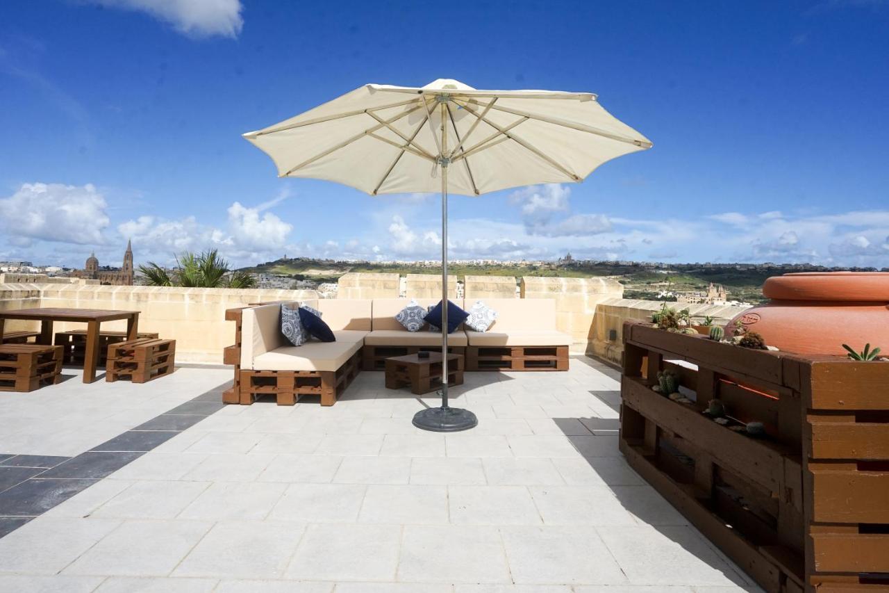 Getawaynpetto Private Duplex Maisonette With Jacuzzi Hot Tub Mgarr Kültér fotó