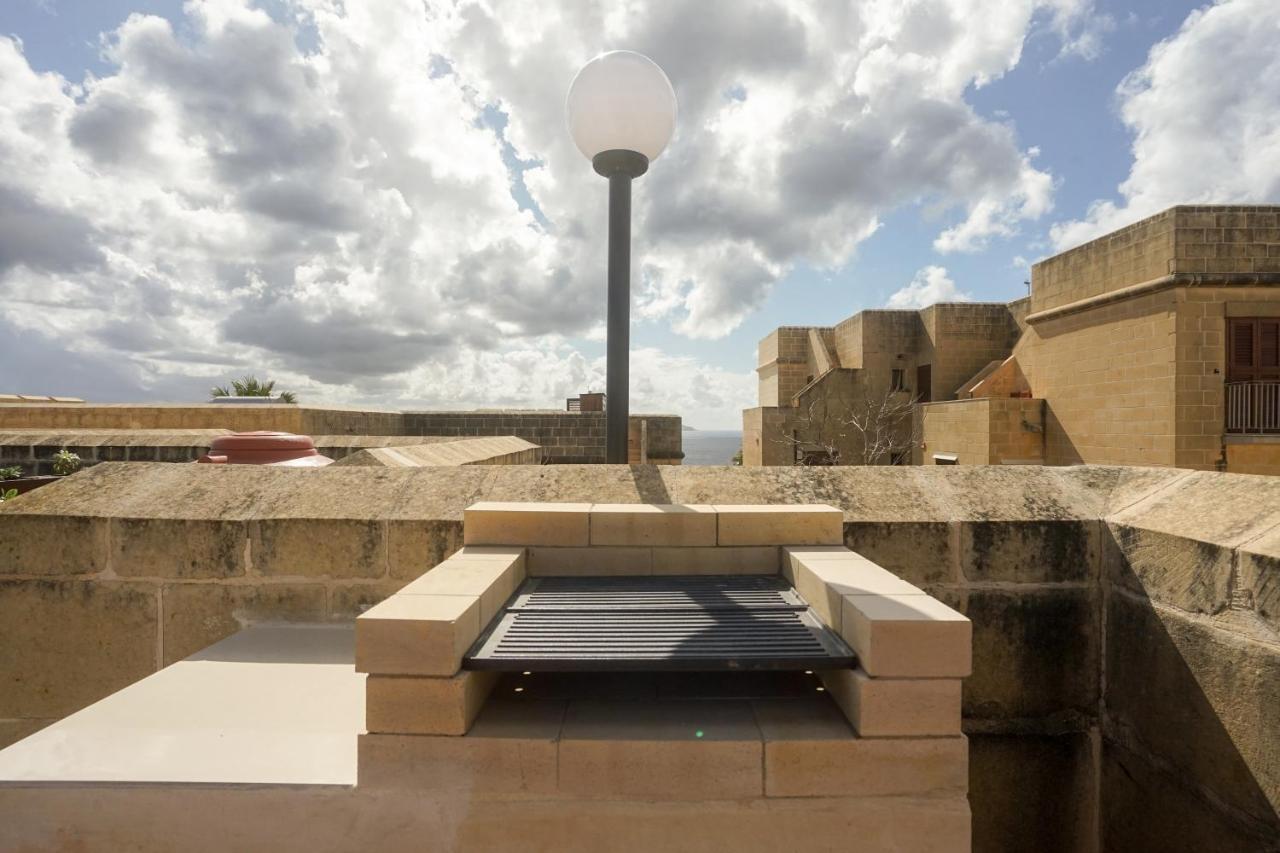 Getawaynpetto Private Duplex Maisonette With Jacuzzi Hot Tub Mgarr Kültér fotó