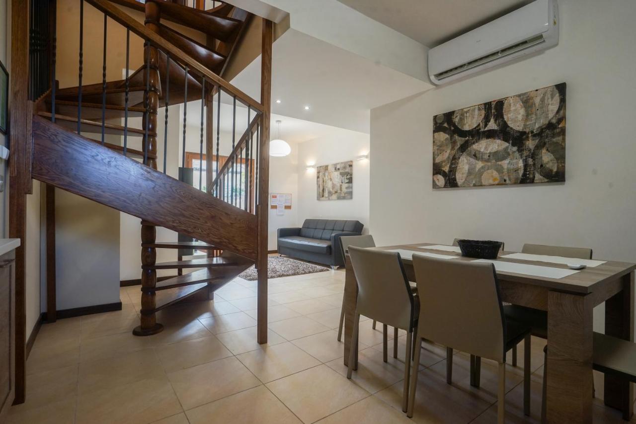 Getawaynpetto Private Duplex Maisonette With Jacuzzi Hot Tub Mgarr Kültér fotó