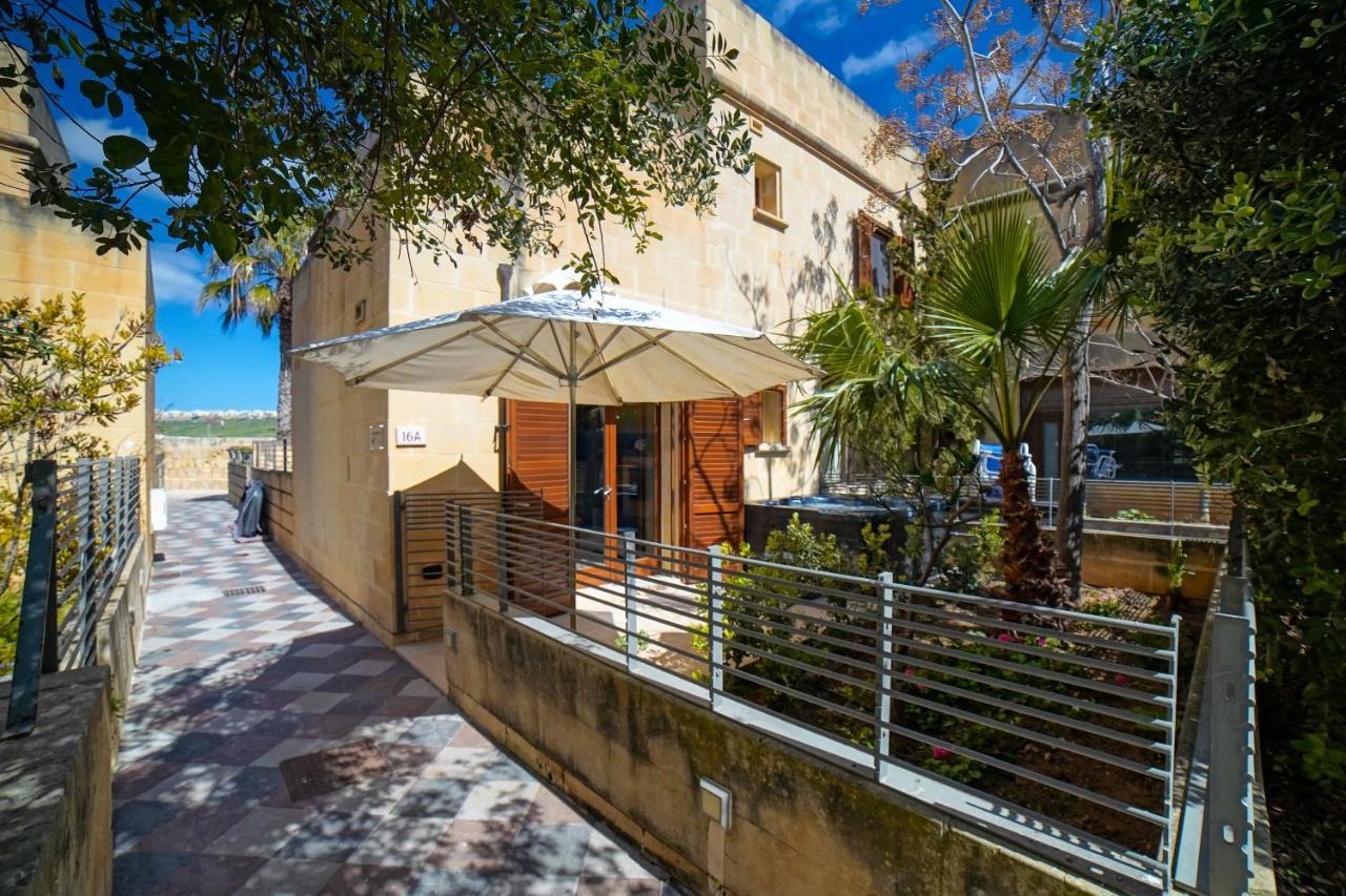 Getawaynpetto Private Duplex Maisonette With Jacuzzi Hot Tub Mgarr Kültér fotó