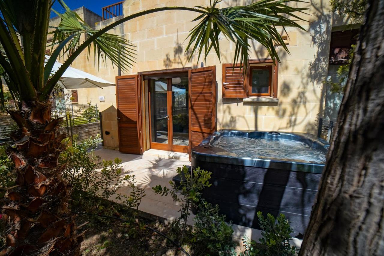 Getawaynpetto Private Duplex Maisonette With Jacuzzi Hot Tub Mgarr Kültér fotó
