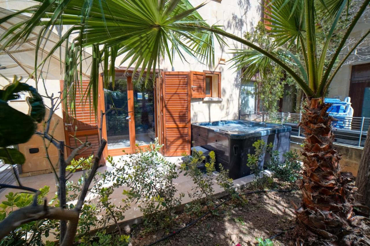 Getawaynpetto Private Duplex Maisonette With Jacuzzi Hot Tub Mgarr Kültér fotó