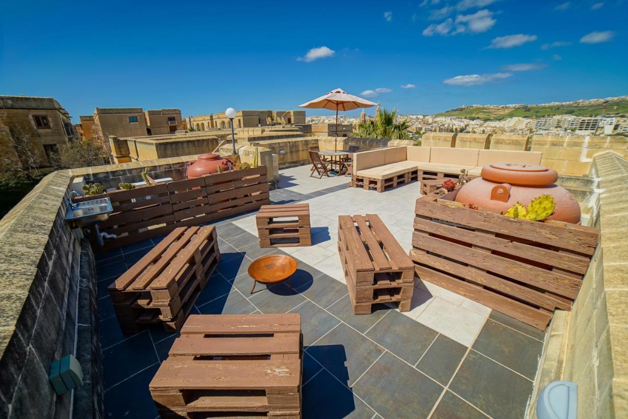 Getawaynpetto Private Duplex Maisonette With Jacuzzi Hot Tub Mgarr Kültér fotó