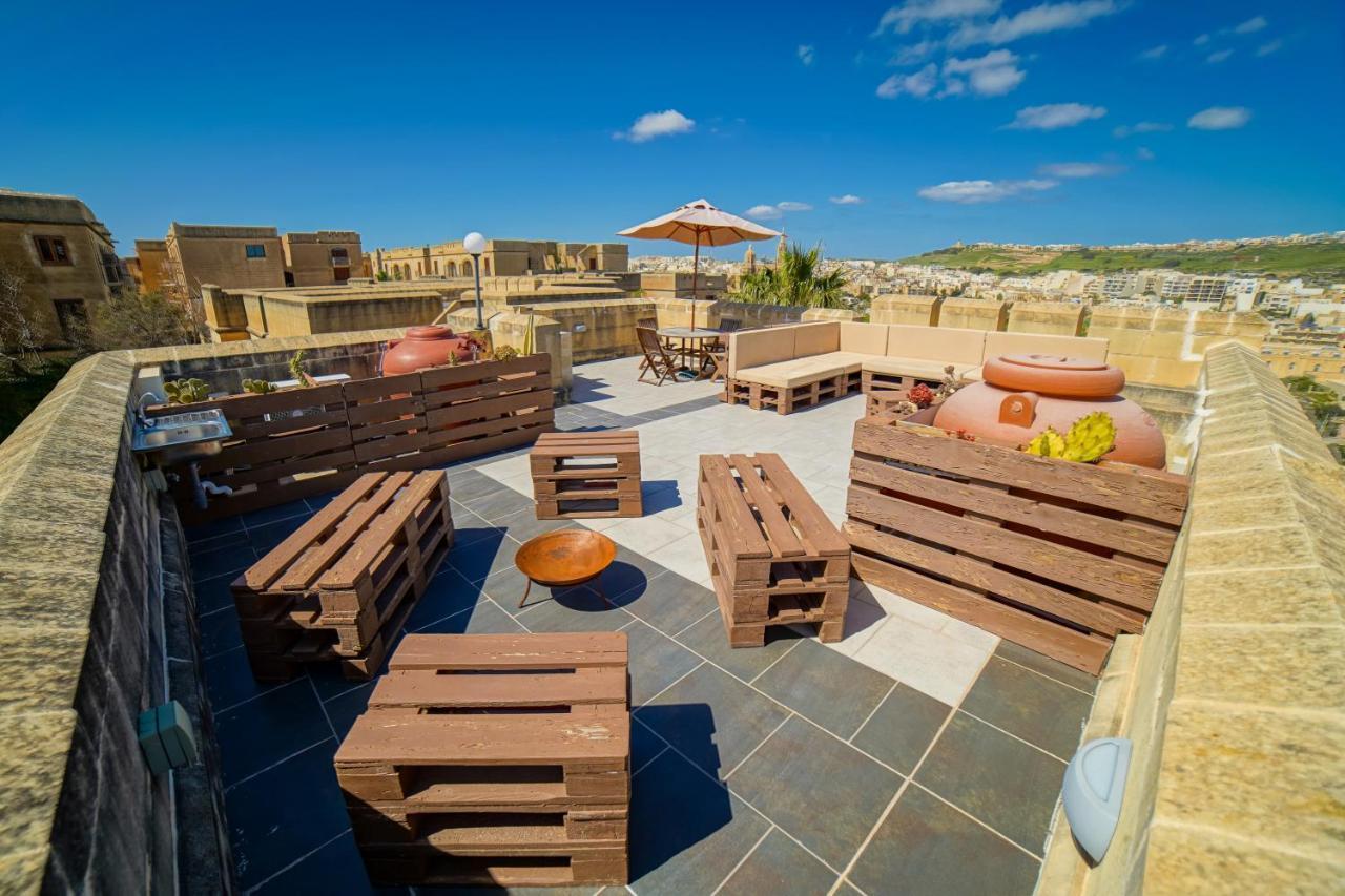 Getawaynpetto Private Duplex Maisonette With Jacuzzi Hot Tub Mgarr Kültér fotó