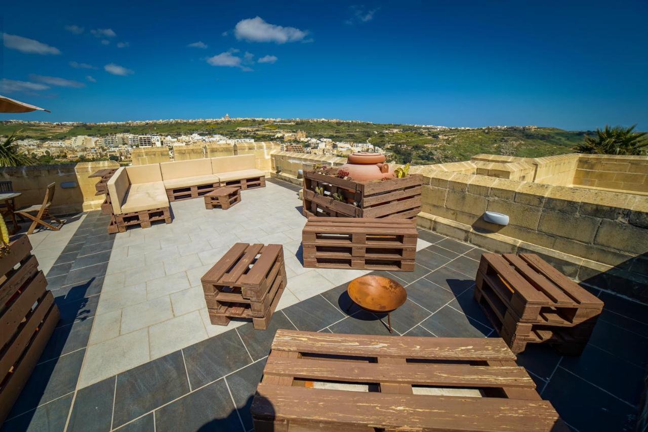 Getawaynpetto Private Duplex Maisonette With Jacuzzi Hot Tub Mgarr Kültér fotó