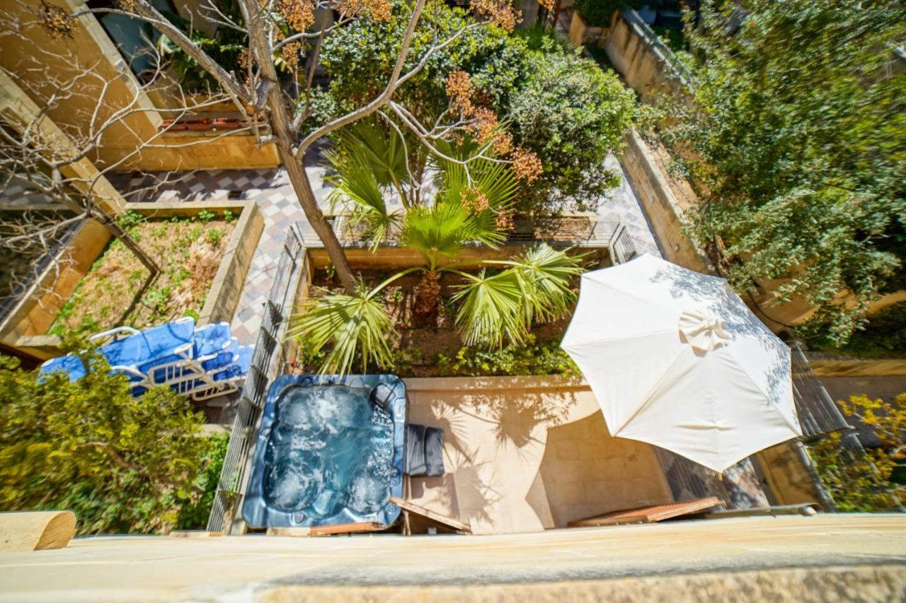 Getawaynpetto Private Duplex Maisonette With Jacuzzi Hot Tub Mgarr Kültér fotó