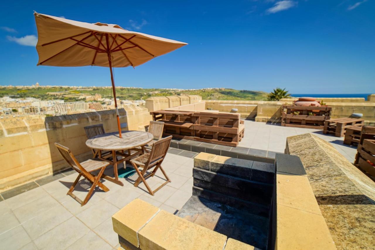 Getawaynpetto Private Duplex Maisonette With Jacuzzi Hot Tub Mgarr Kültér fotó