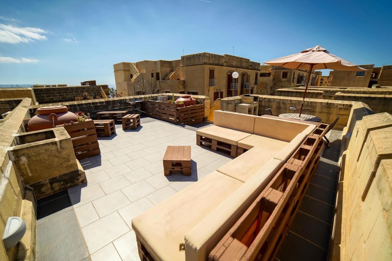 Getawaynpetto Private Duplex Maisonette With Jacuzzi Hot Tub Mgarr Kültér fotó