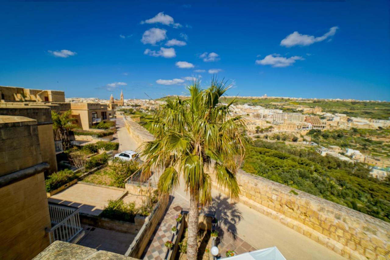 Getawaynpetto Private Duplex Maisonette With Jacuzzi Hot Tub Mgarr Kültér fotó